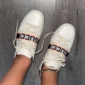 Authentic Gucci sneakers used size 41